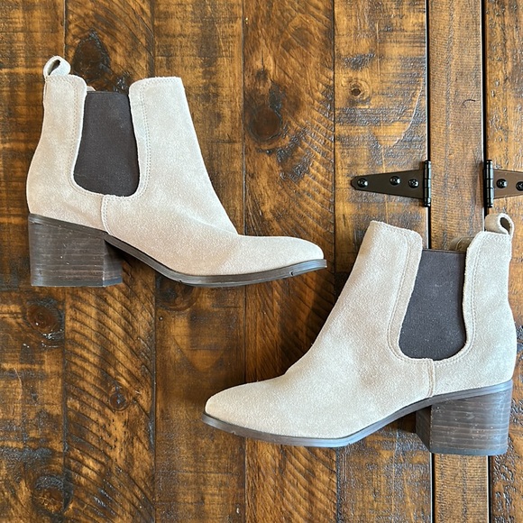 NWOT Madden Girl Camilla Suede Booties | Size 10 - Picture 2 of 7